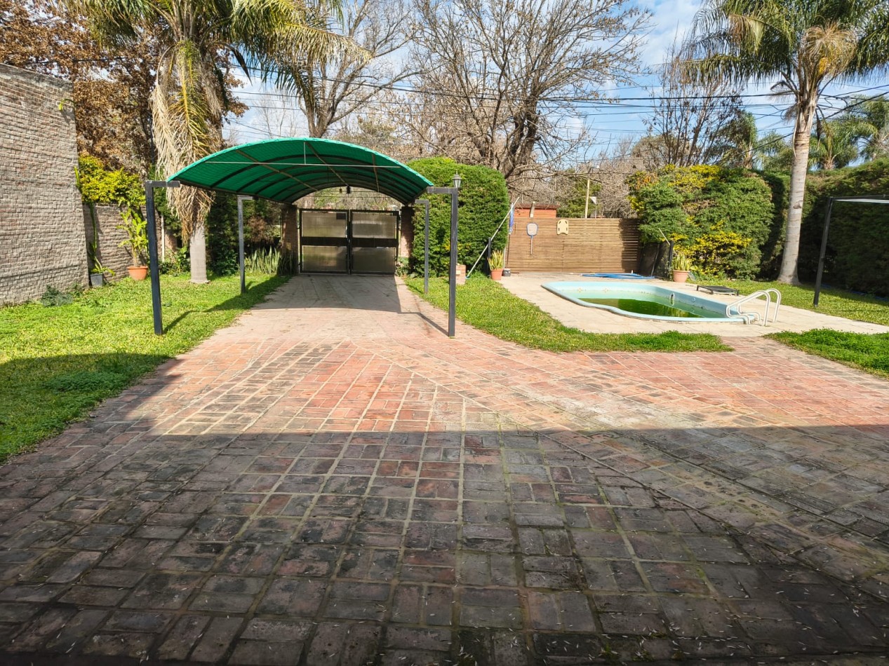 HERMOSA CASAQUINTA FRENTE A LA PLAZA DE ALTOS DEL SAUCE