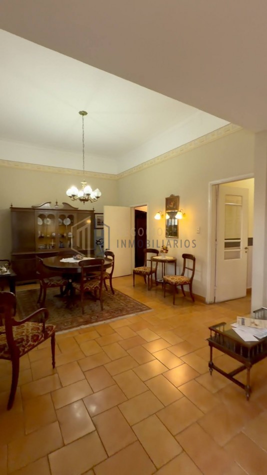 CASA SOBRE AV GRAL LOPEZ