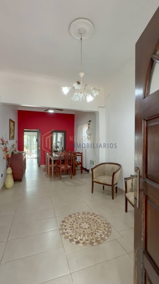 HERMOSA CASA CON GRAN PATIO EN JARDIN MAYORAZ