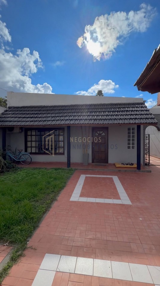 HERMOSA CASA CON GRAN PATIO EN JARDIN MAYORAZ