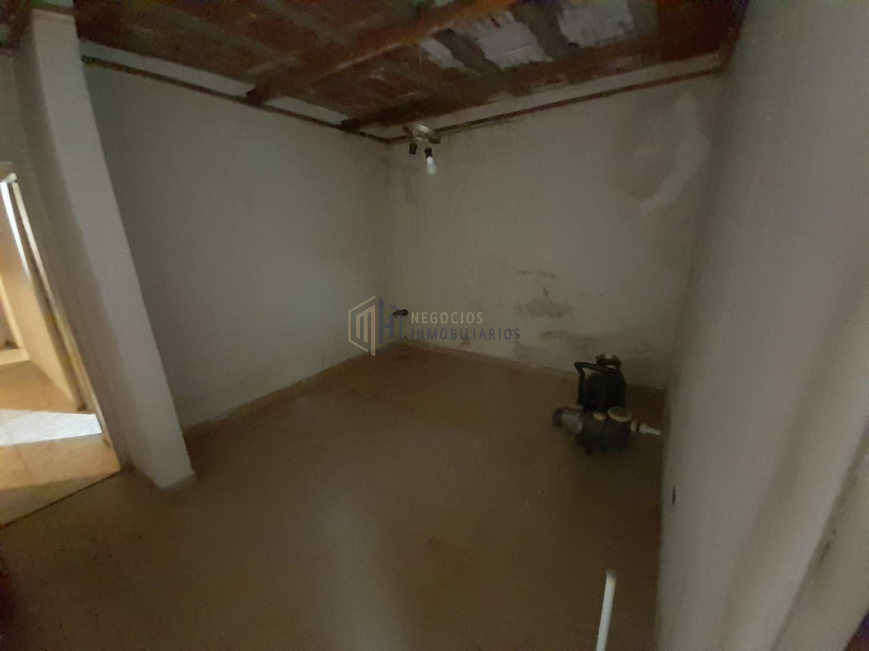 CASA DE 3 DORMITORIOS A 100M DE AV. J J PASO