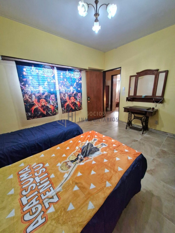 CASA AMPLIA EN BARRIO 7 JEFES