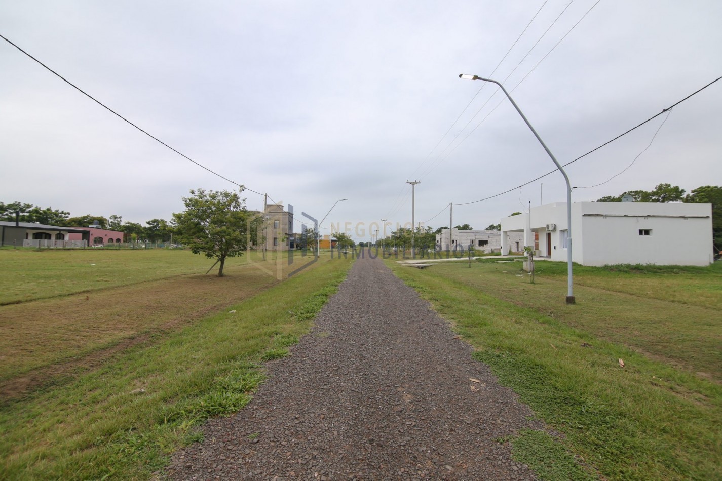 TERRENO EN COUNTRY LOS MOLINOS FRENTE AL GOLF