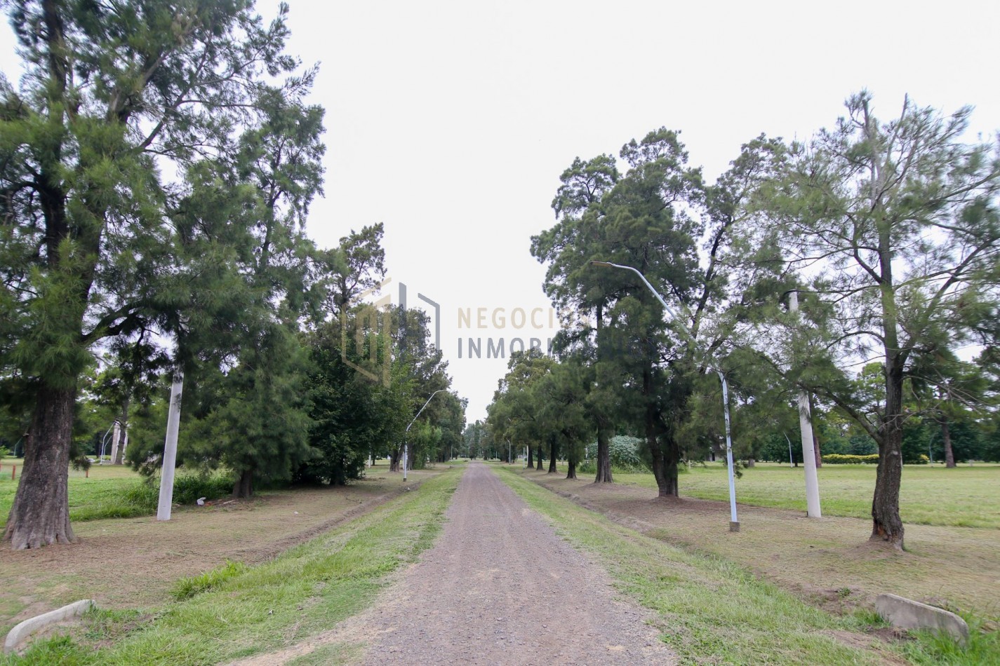 TERRENO EN COUNTRY LOS MOLINOS FRENTE AL GOLF