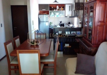 SEMIPISO IMPECABLE DE 2 DORMITORIOS EN B° SUR